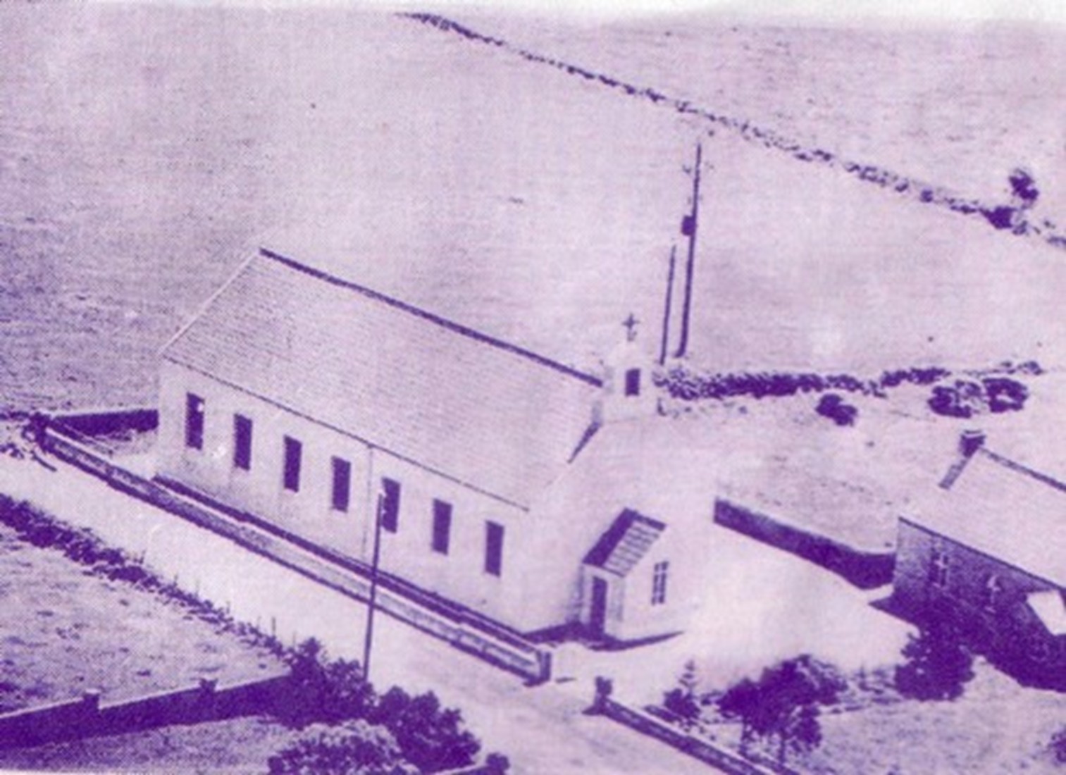 The first S.N. Réalt na Mara, located beside St. Columba's Church, Rosses Point.